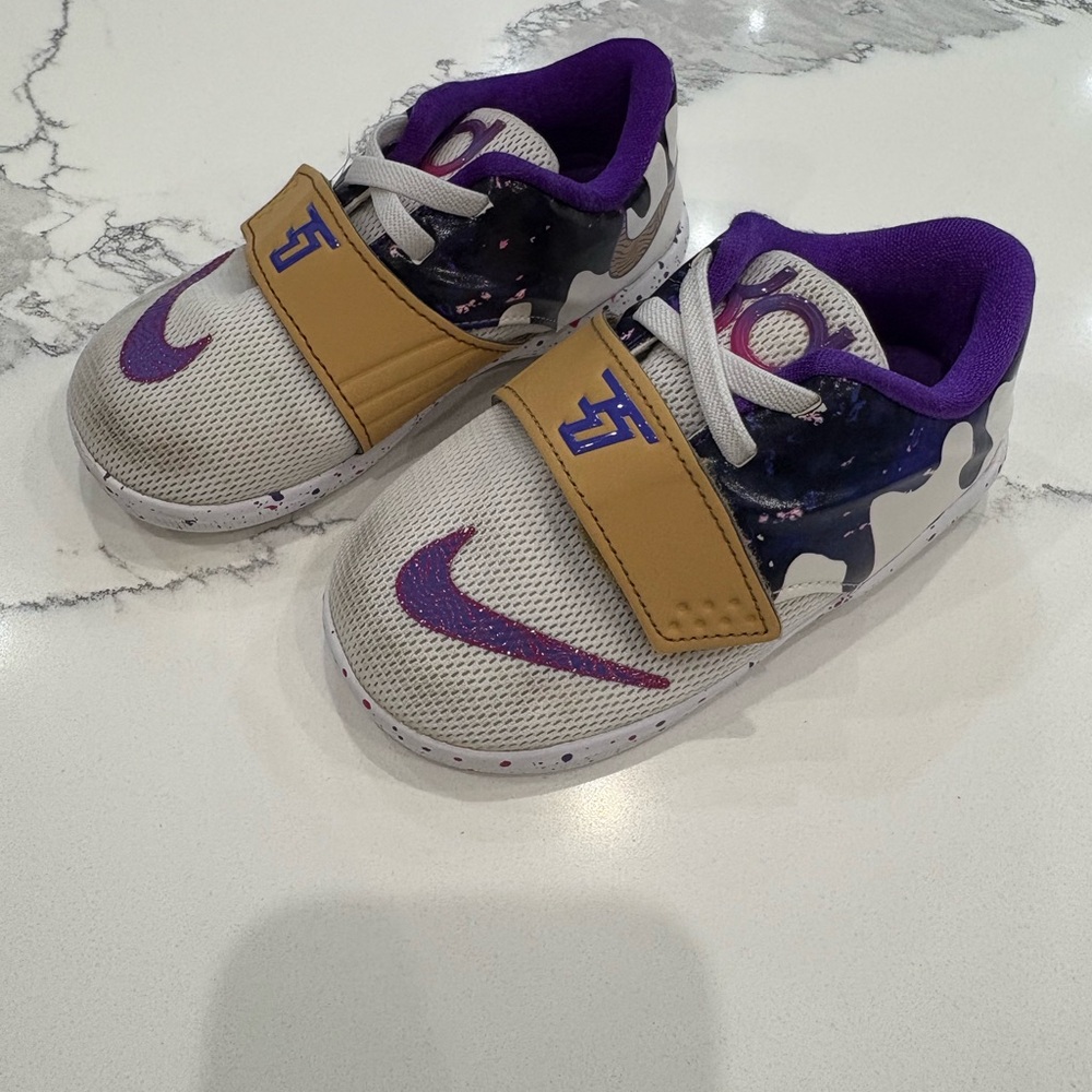 Nike KD Peanut Butter and Jelly Size 7C